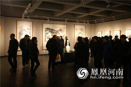 魏翚艺术作品二十年后重登母校展厅