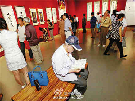 博物馆成“蹭网乘凉”宝地 不参观还睡觉吃饭